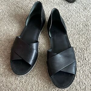 VINCE Ida Peep Toe Black Croc Leather Flat Sandals Size 8.5